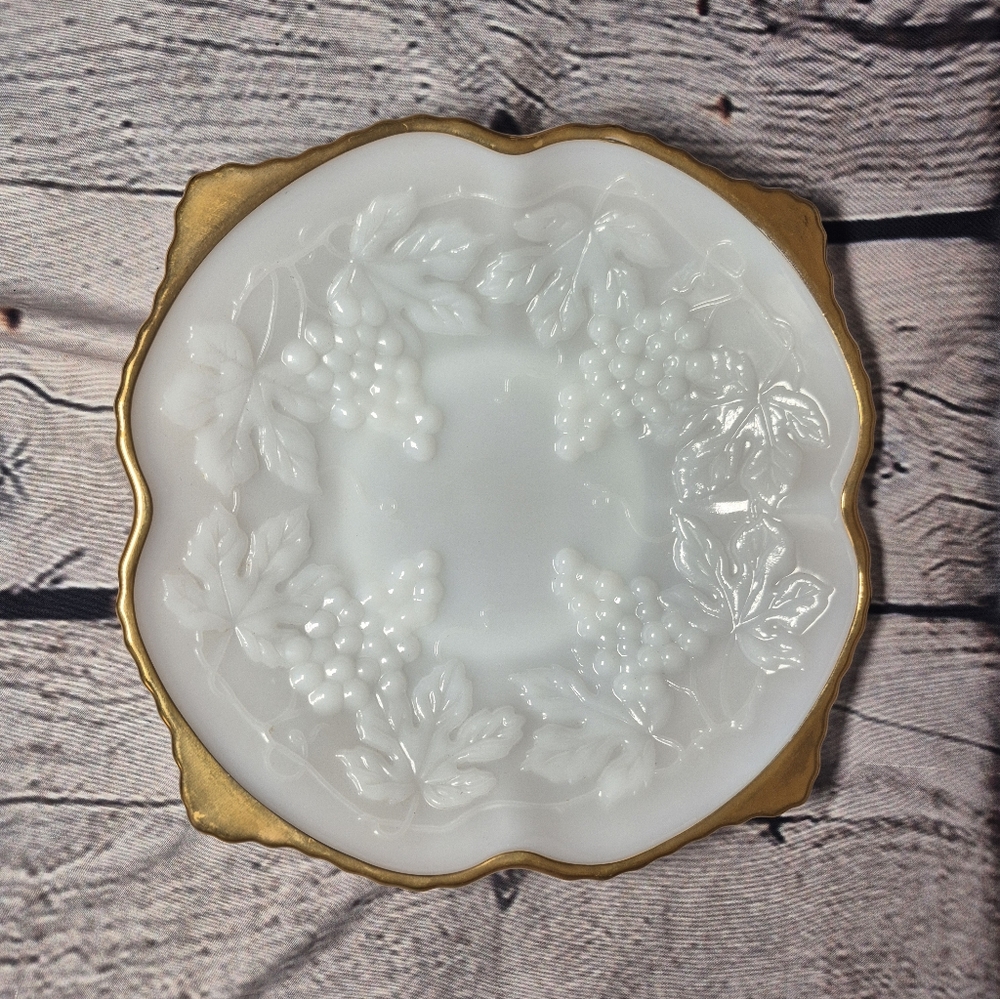 Anchor Hocking White Milk Glass Bowl Embossed Grape Pattern w/Gold Trim
